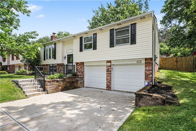 1914 Strawbridge Dr, South Park, PA 15129