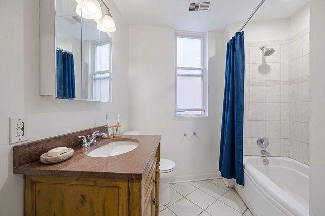 3823 W Lexington Street, Chicago, IL 60624