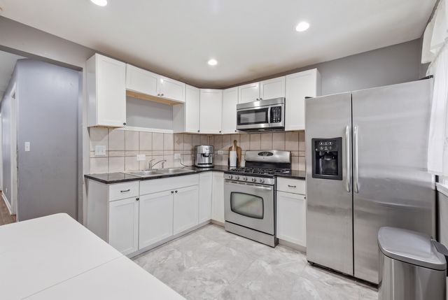 3823 W Lexington Street, Chicago, IL 60624