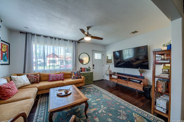 1422 Santa Monica, San Antonio, TX 78201