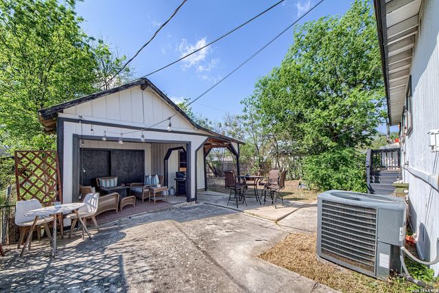 1422 Santa Monica, San Antonio, TX 78201