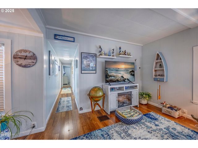 4800 Se INLET Ave 37, Lincoln City, OR 97367