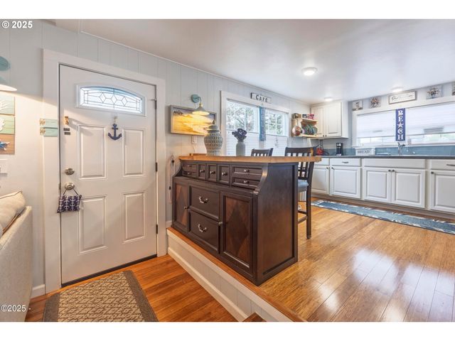 4800 Se INLET Ave 37, Lincoln City, OR 97367