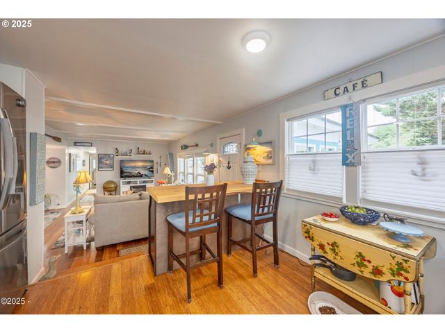 4800 Se INLET Ave 37, Lincoln City, OR 97367