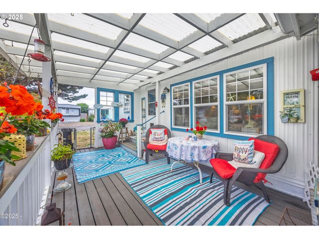 4800 Se INLET Ave 37, Lincoln City, OR 97367