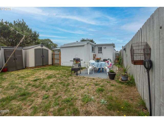 4800 Se INLET Ave 37, Lincoln City, OR 97367