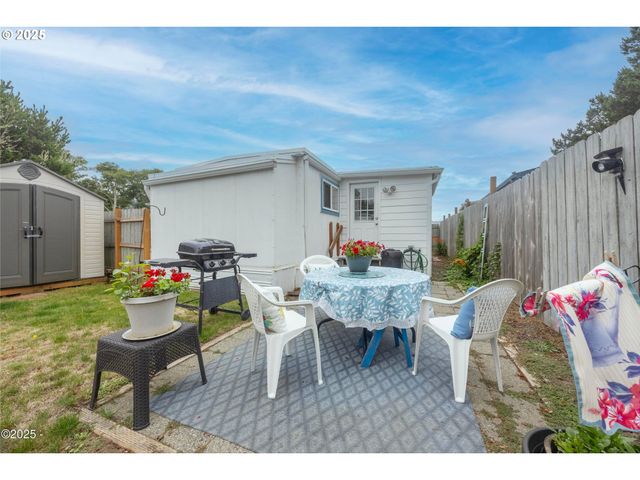 4800 Se INLET Ave 37, Lincoln City, OR 97367