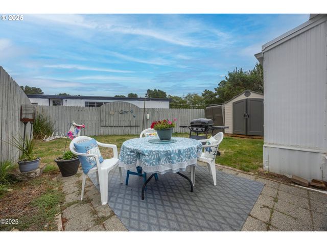 4800 Se INLET Ave 37, Lincoln City, OR 97367