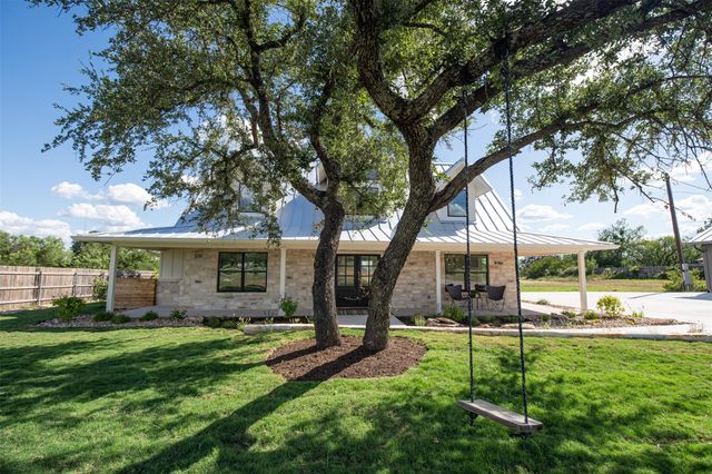 202 Stadium View DR, Marble Falls, TX 78654