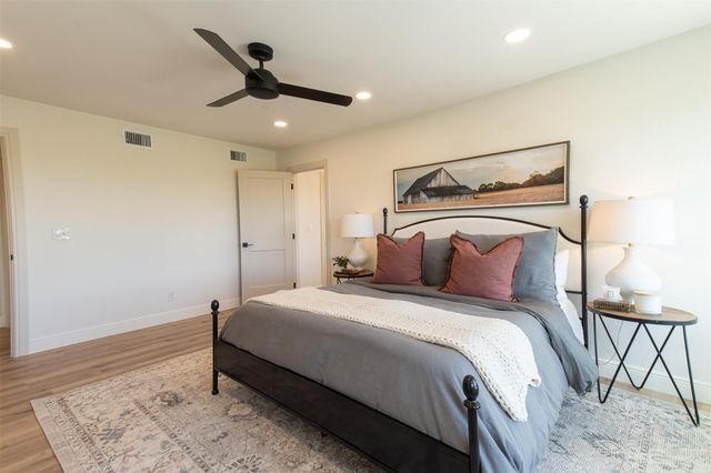 202 Stadium View DR, Marble Falls, TX 78654