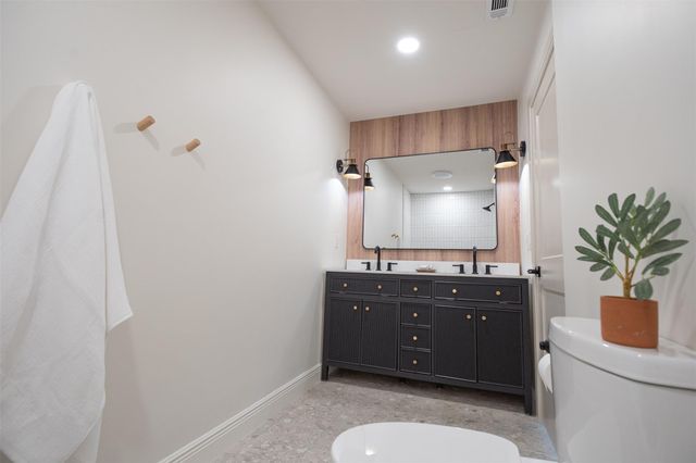 202 Stadium View DR, Marble Falls, TX 78654