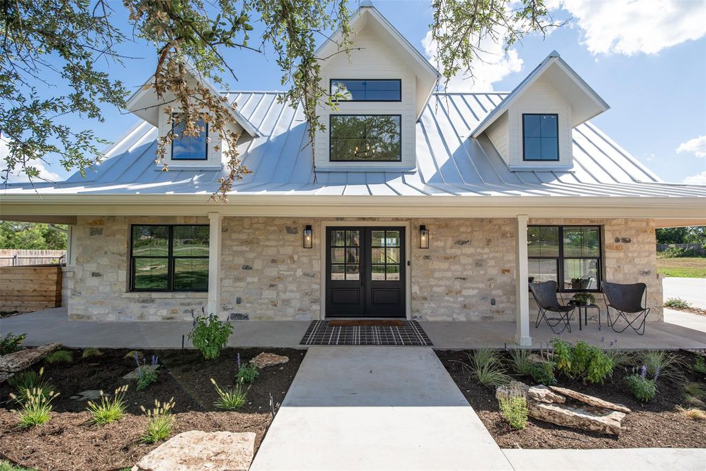 202 Stadium View DR, Marble Falls, TX 78654
