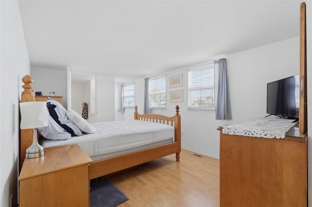 5246 AMANDA STREET, Zephyrhills, FL 33542