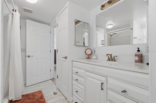 5246 AMANDA STREET, Zephyrhills, FL 33542