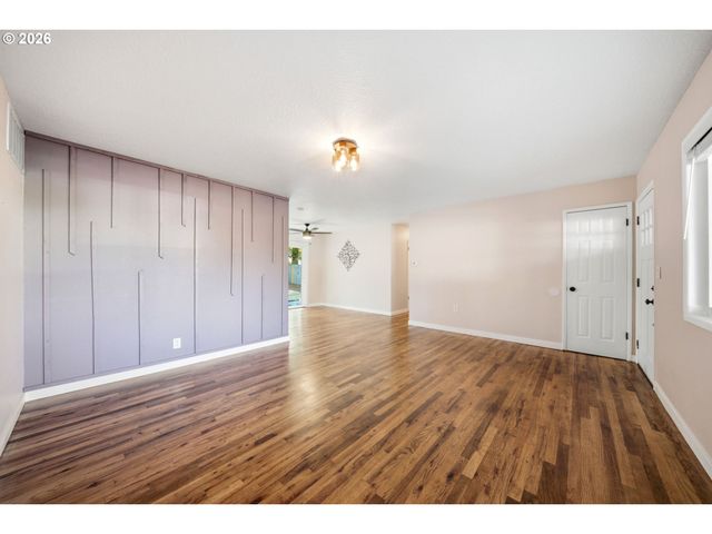 2126 Se 162ND Ave, Portland, OR 97233