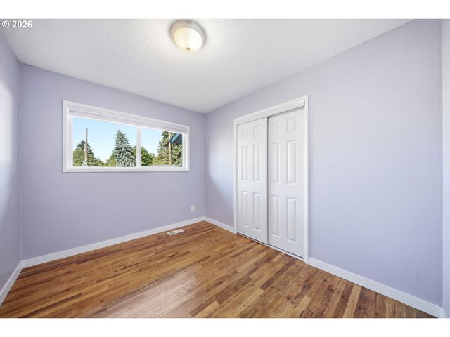 2126 Se 162ND Ave, Portland, OR 97233