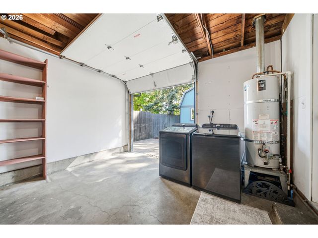 2126 Se 162ND Ave, Portland, OR 97233