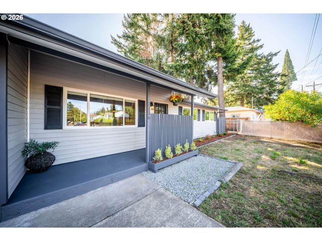 2126 Se 162ND Ave, Portland, OR 97233