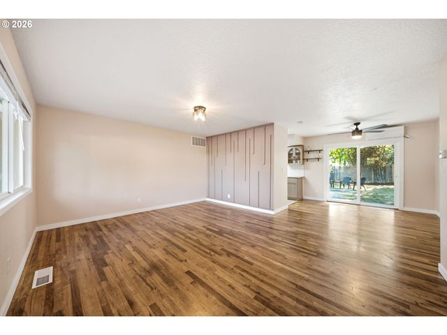 2126 Se 162ND Ave, Portland, OR 97233