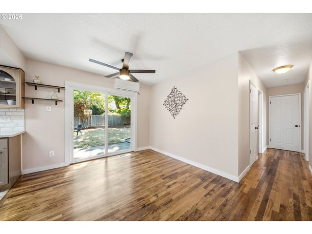 2126 Se 162ND Ave, Portland, OR 97233