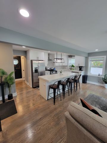444 N Irving Avenue, Hillside, IL 60162