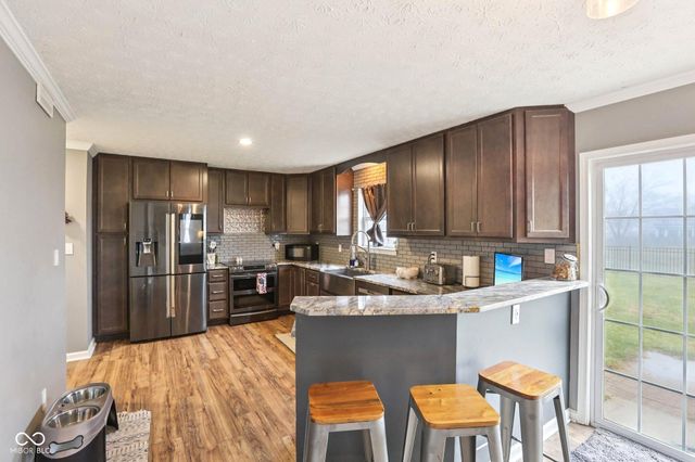 5858 Pennekamp Drive, Plainfield, IN 46168