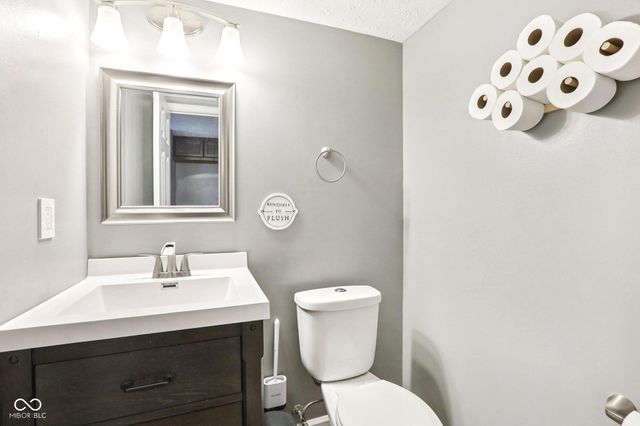 5858 Pennekamp Drive, Plainfield, IN 46168