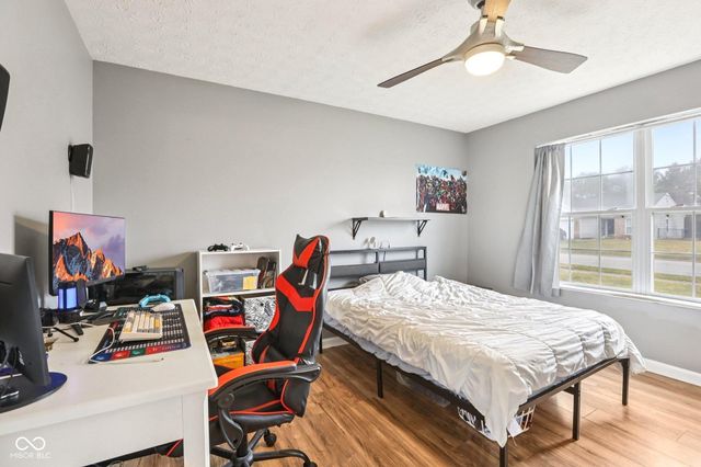 5858 Pennekamp Drive, Plainfield, IN 46168