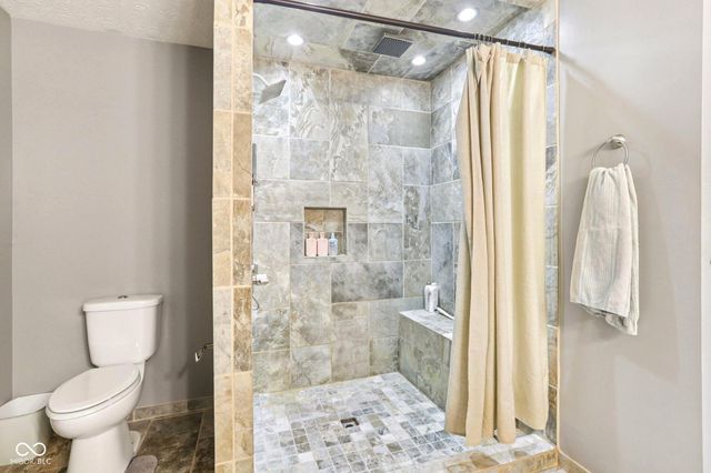 5858 Pennekamp Drive, Plainfield, IN 46168