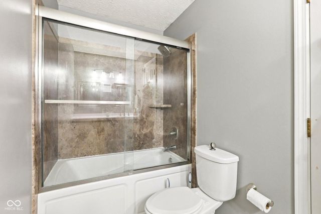 5858 Pennekamp Drive, Plainfield, IN 46168