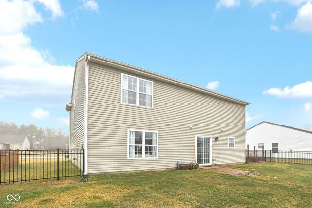 5858 Pennekamp Drive, Plainfield, IN 46168