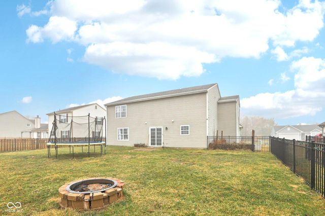 5858 Pennekamp Drive, Plainfield, IN 46168