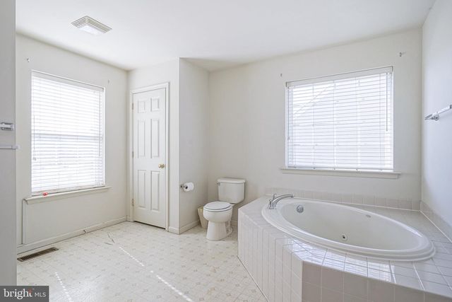 160 QUIET RD, Sicklerville, NJ 08081