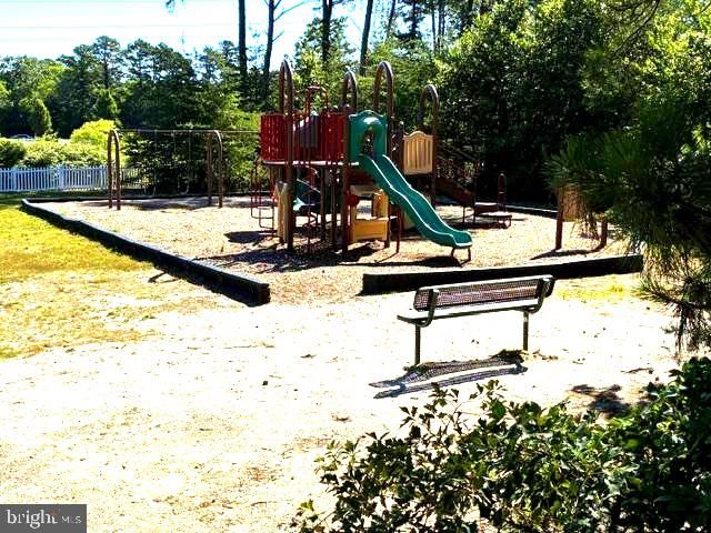 160 QUIET RD, Sicklerville, NJ 08081