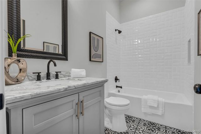 1876 Mckinley Street, Wyandotte, MI 48192