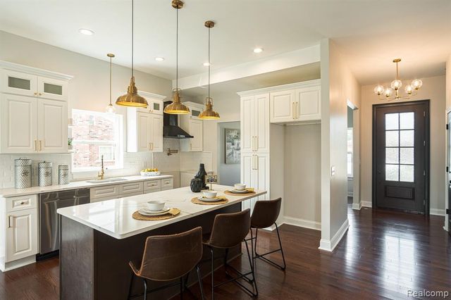 1876 Mckinley Street, Wyandotte, MI 48192