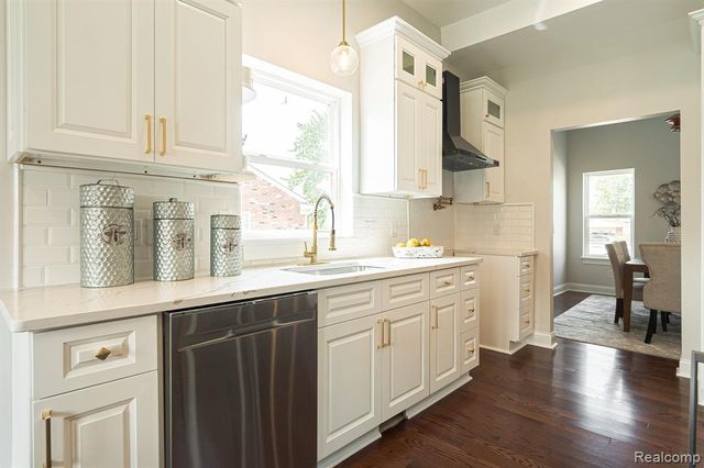 1876 Mckinley Street, Wyandotte, MI 48192