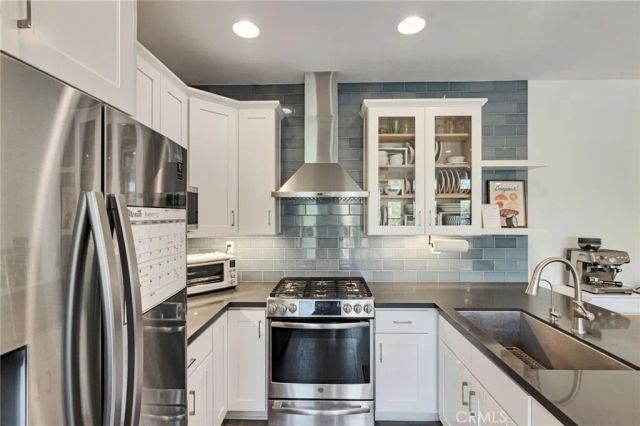 922 S Country Glen Way, Anaheim Hills, CA 92808