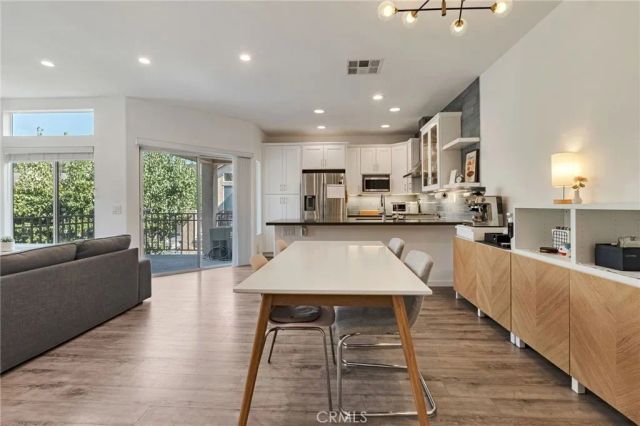 922 S Country Glen Way, Anaheim Hills, CA 92808