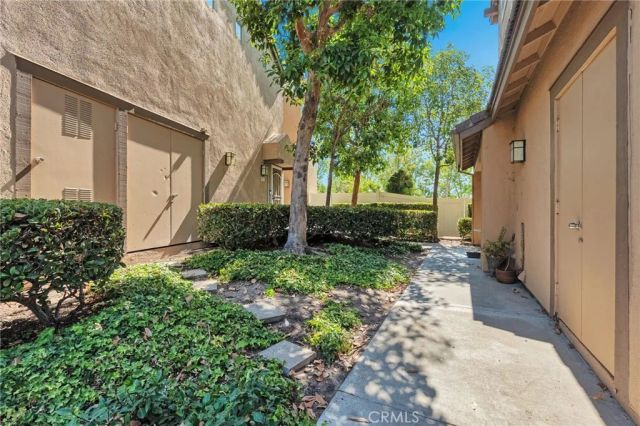 922 S Country Glen Way, Anaheim Hills, CA 92808