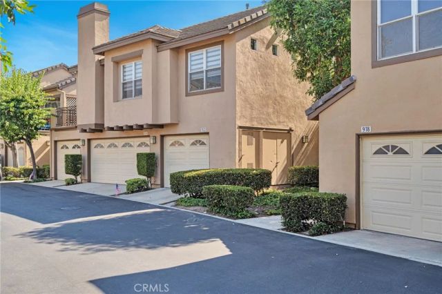 922 S Country Glen Way, Anaheim Hills, CA 92808