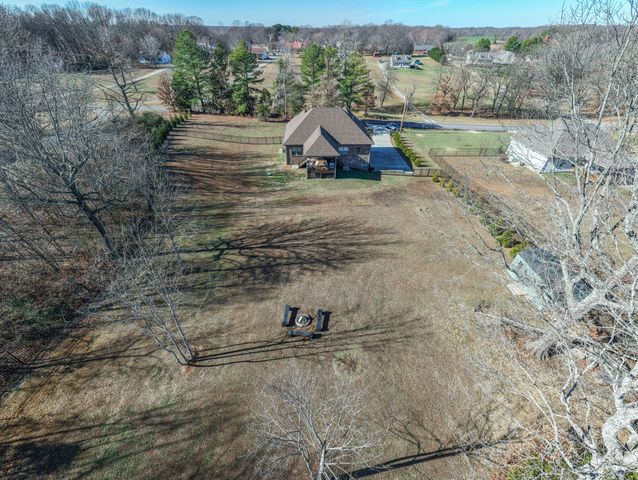 2731 W County Farm Rd, Springfield, TN 37172