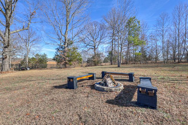 2731 W County Farm Rd, Springfield, TN 37172