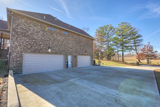 2731 W County Farm Rd, Springfield, TN 37172