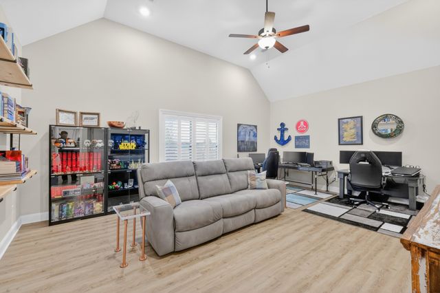 2731 W County Farm Rd, Springfield, TN 37172