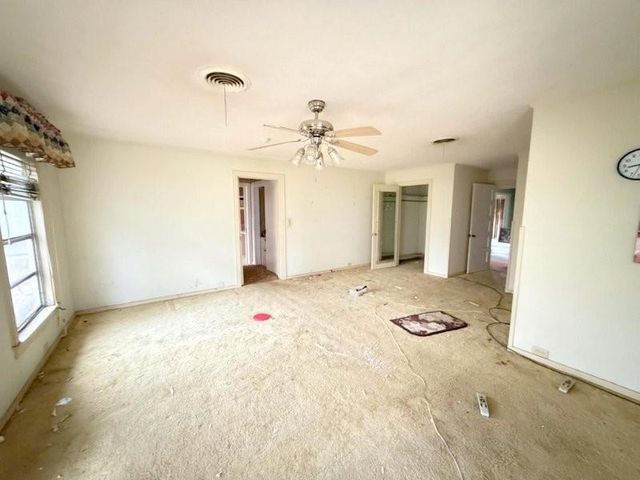 209 N Gordon Drive, Crockett, TX 75835