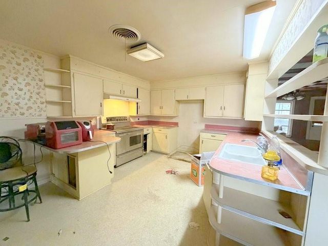 209 N Gordon Drive, Crockett, TX 75835