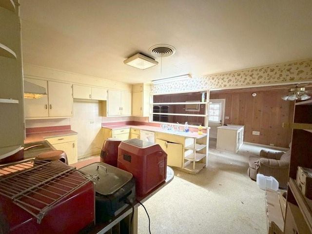 209 N Gordon Drive, Crockett, TX 75835