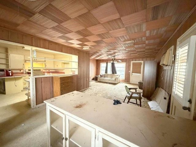 209 N Gordon Drive, Crockett, TX 75835