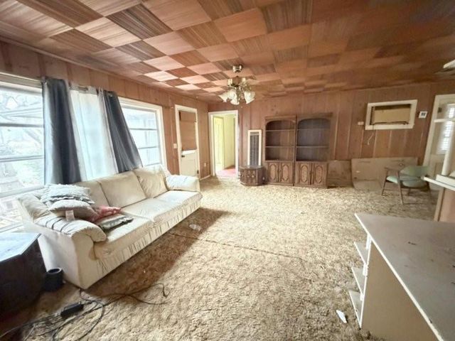 209 N Gordon Drive, Crockett, TX 75835